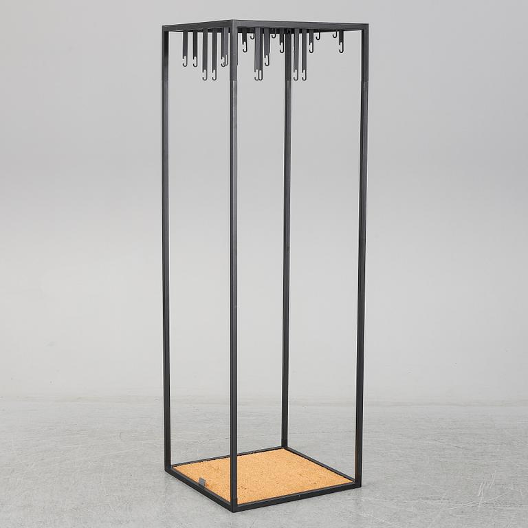 ALEXANDER LERVIK, "Atelier Floor Hanger", klädhängare, Design House Stockholm 2020.