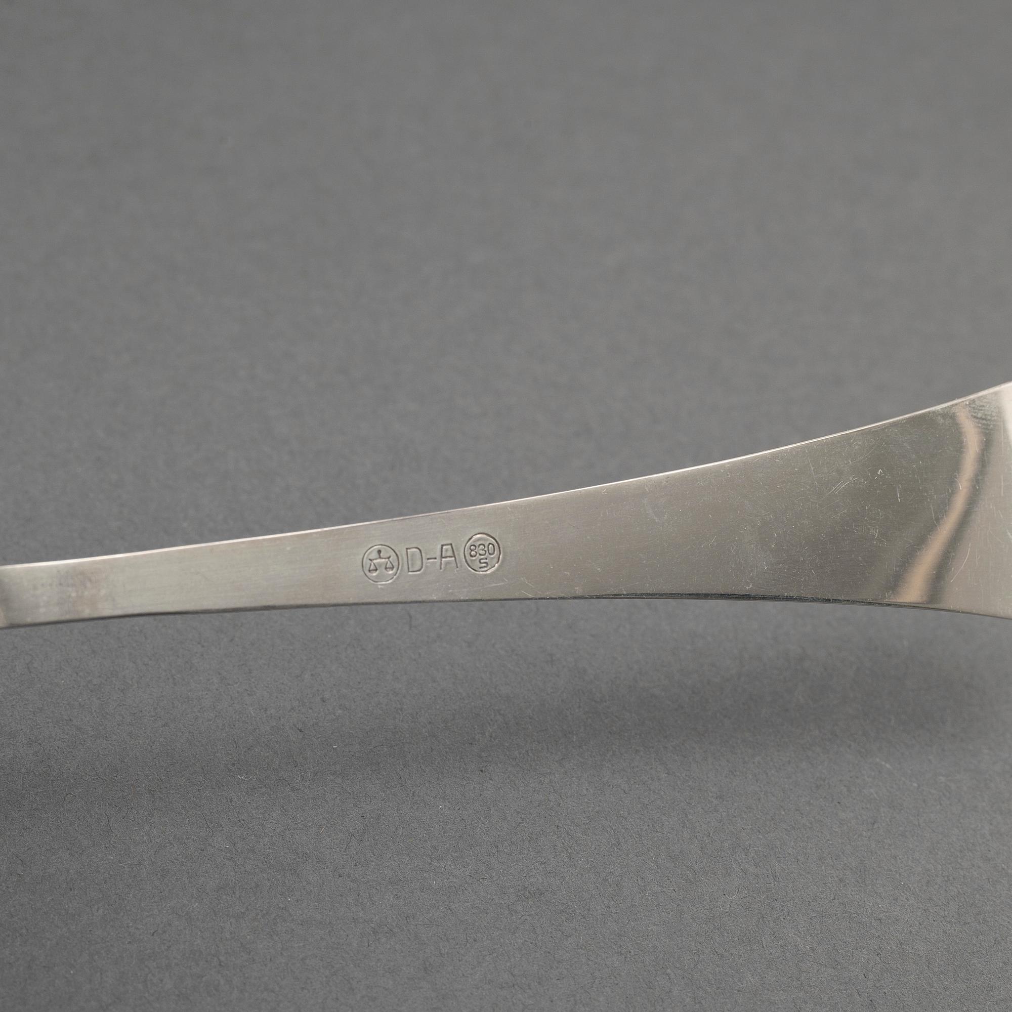 36 pieces of silver cutlery by David Andersen in Oslo, 20th century.