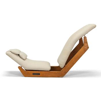 Ilmari Tapiovaara, an early 1960s 'Dolphin chair' for Skanno.