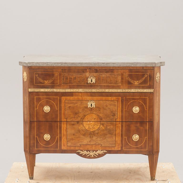 BYRÅ, gustaviansk stil, 1800-tal.