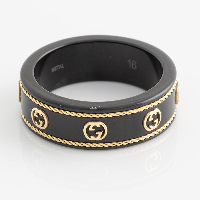 Gucci, ring, "Icon", svart dekor med gulddekor.