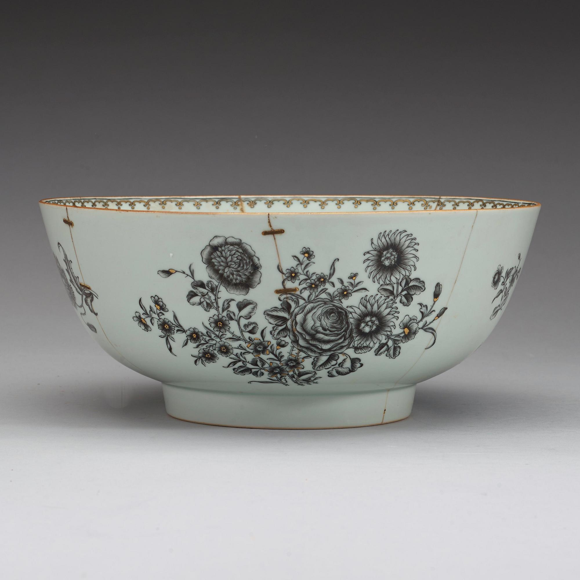 BÅLSKÅL med FAT, kompaniporslin. Qingdynastin, Qianlong, daterad 1762.