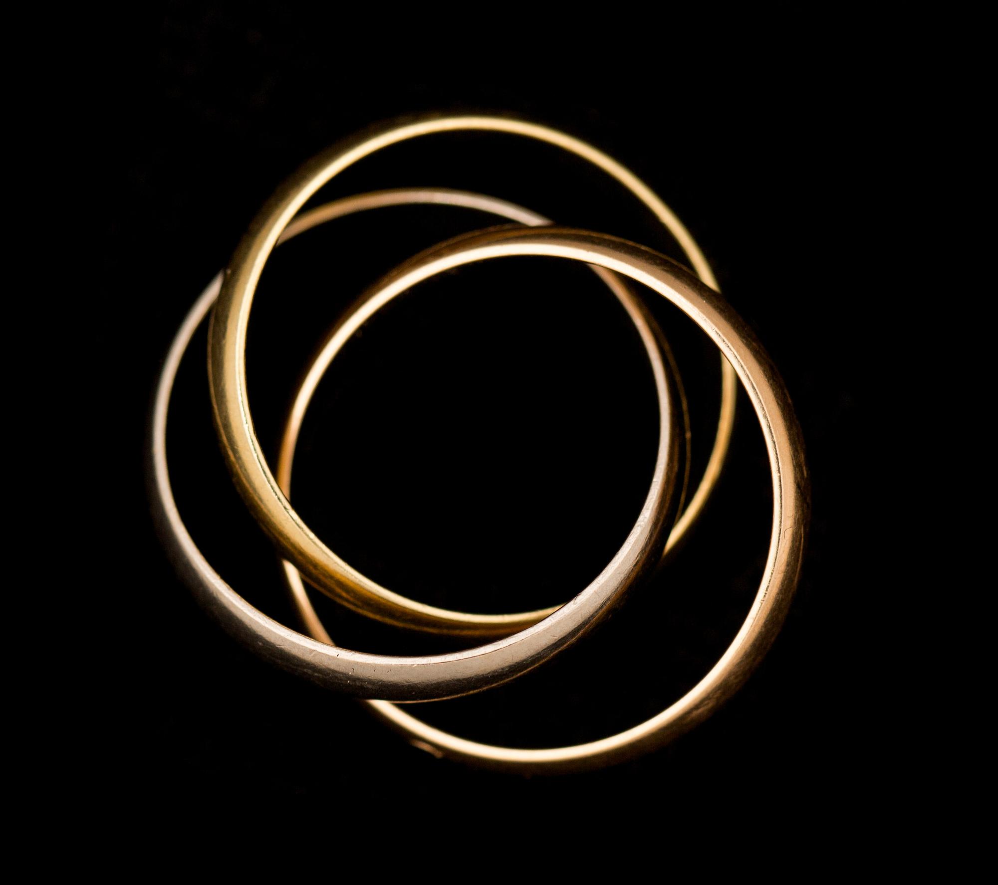 RING, Cartier Trinity, vikt ca 9 g.