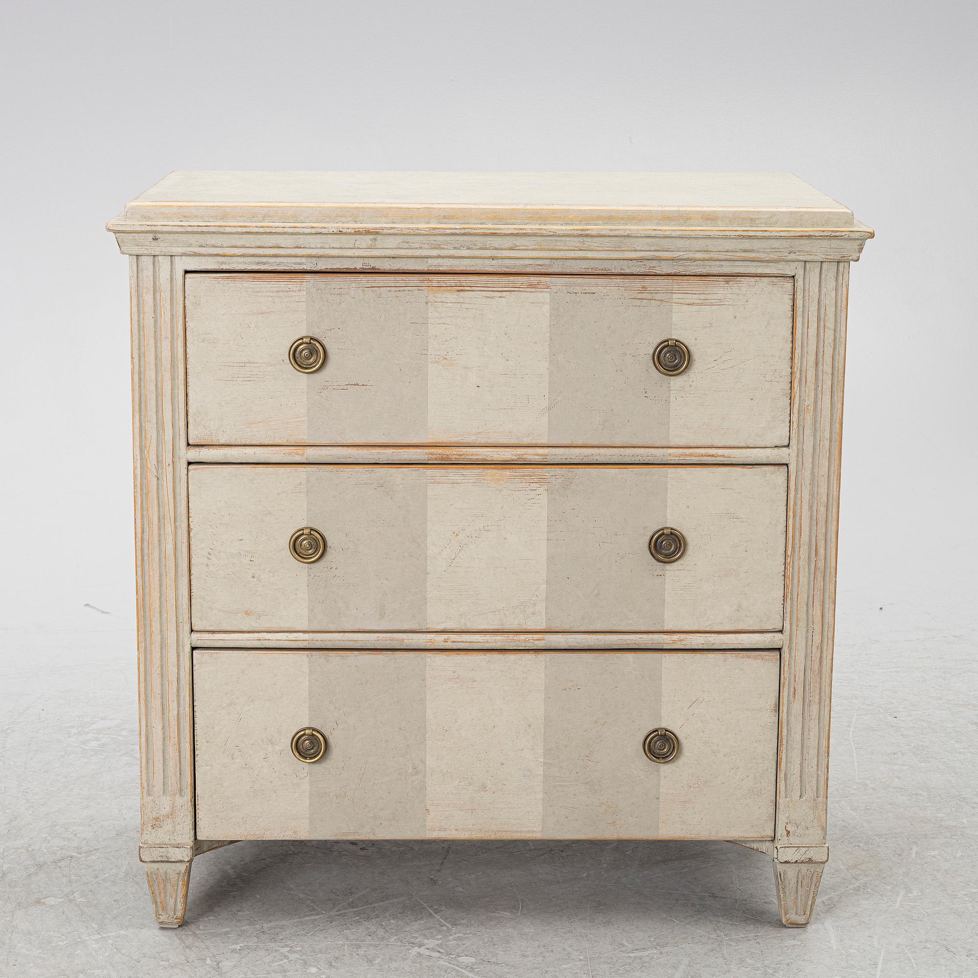 Chest of drawers, 20th century.