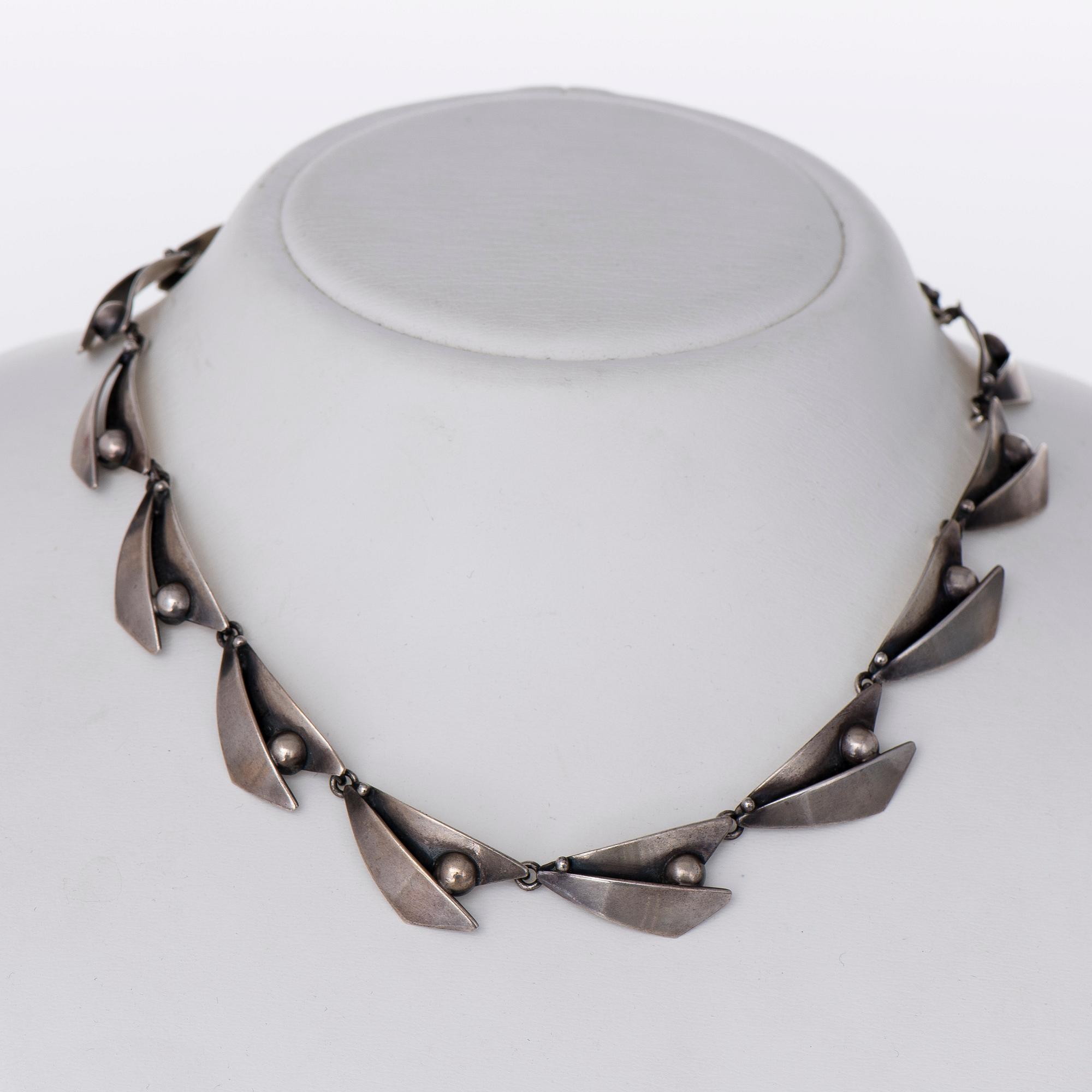 A NECKLACE, silver. Carl Ove Frydensberg, Denmark.