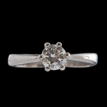 RING, 18k vitguld med briljantslipad diamant ca 0,80ct.