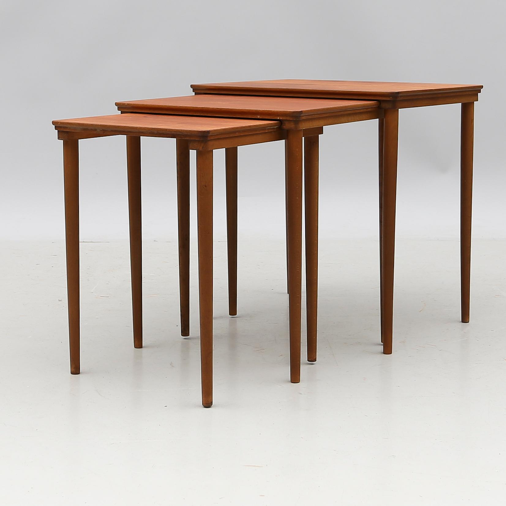 SATSBORD, 3 delar, 1900-talets andra hälft.