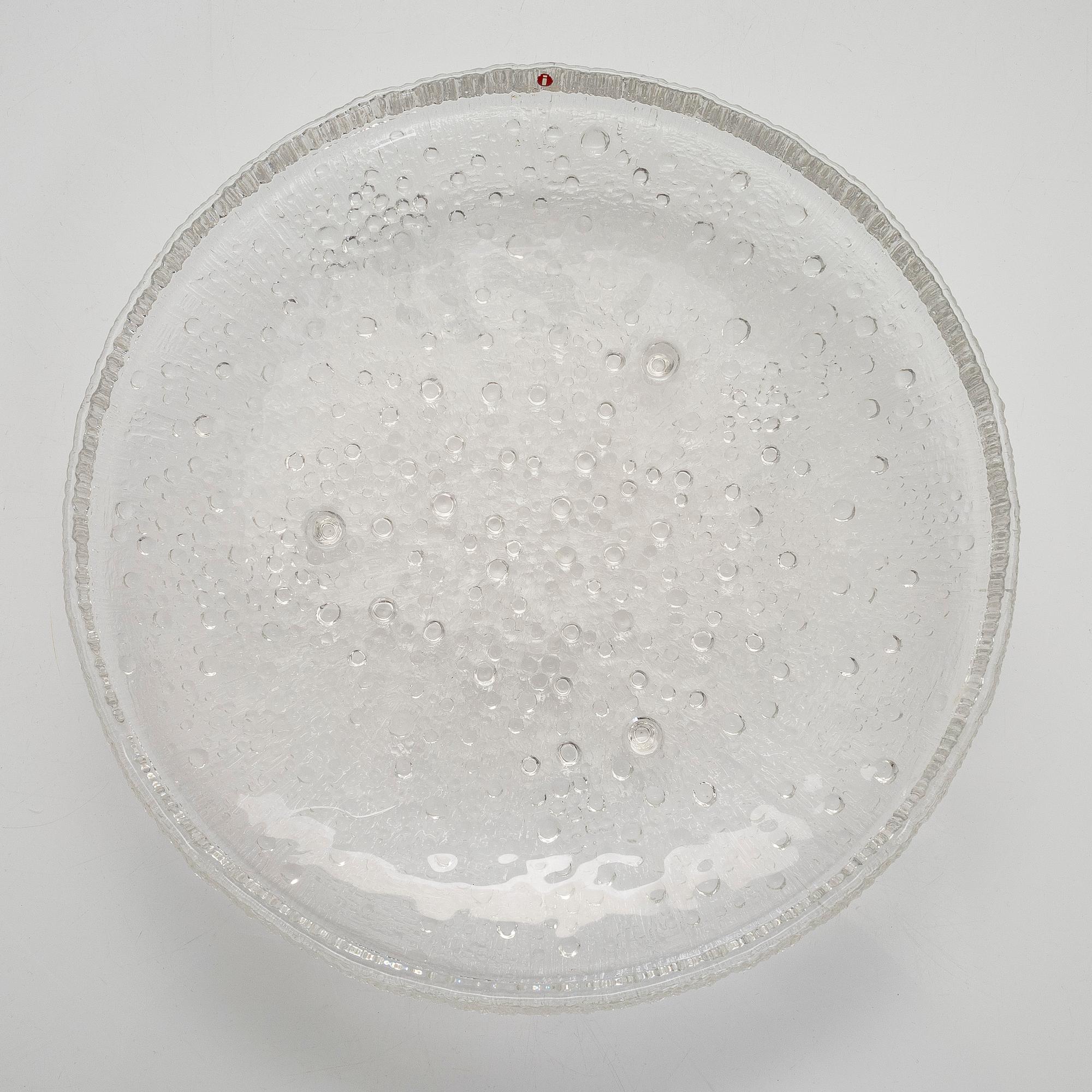 Tapio Wirkkala, tarjoiluvati, ”Ultima Thule”, Iittala. Sarja suunniteltu vuonna 1968.