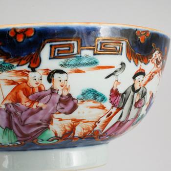 Two porcelian chinese 18th century bowls.