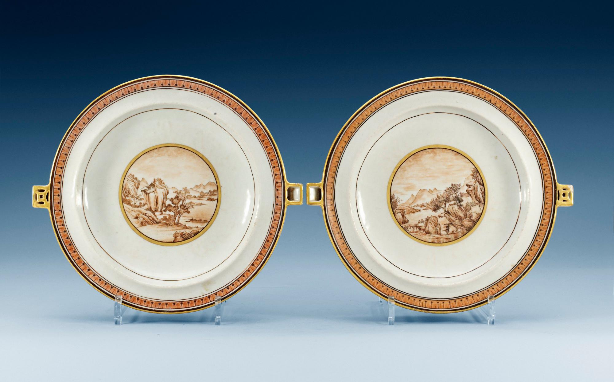 VÄRMEFAT, två stycken, kompaniporslin. Qing dynastin, Jiaqing (1796-1820).