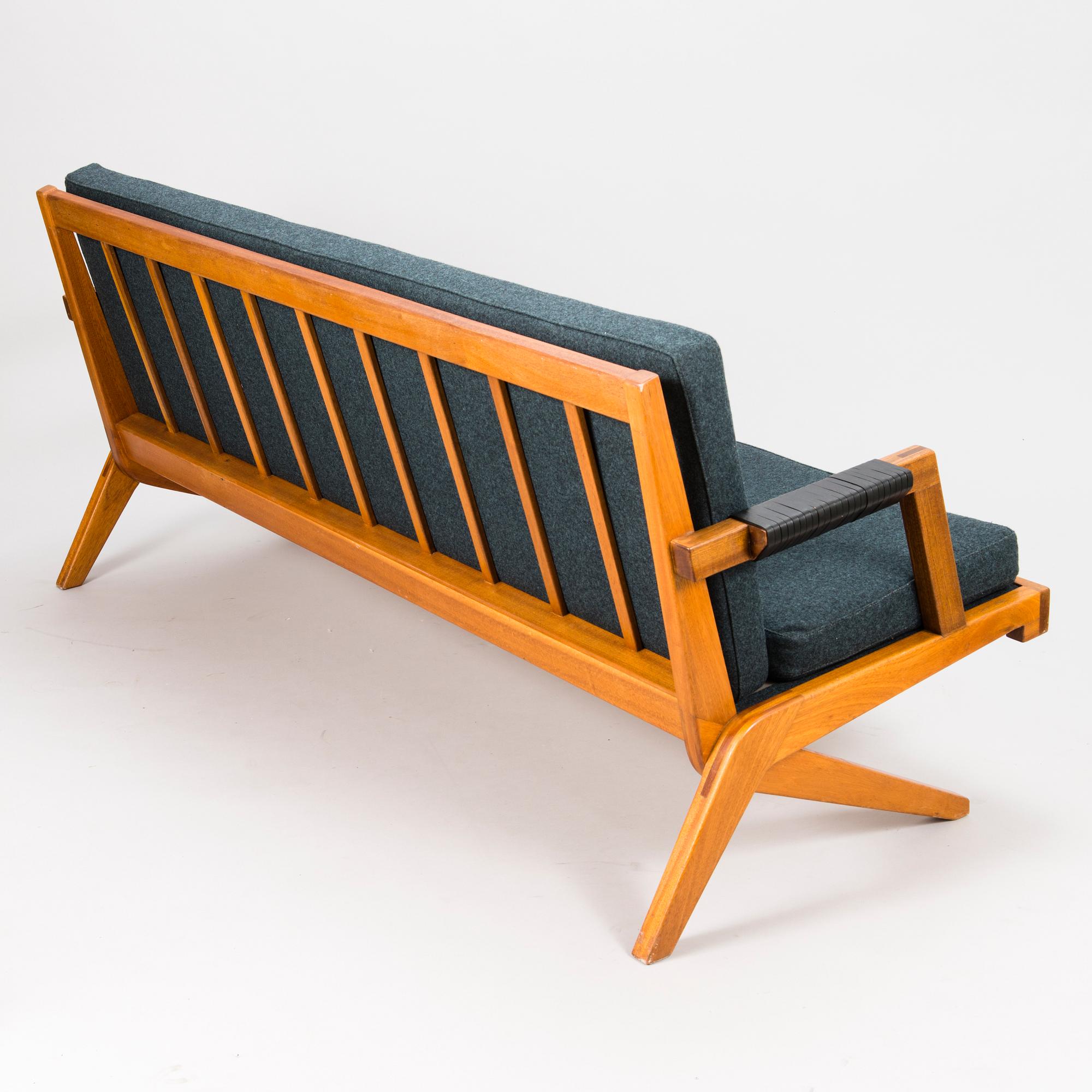 OLAVI HÄNNINEN,  SOHVA, "Bumerang", HMN Huonekalu Mikko Nupponen, Lahti 1960-luku.