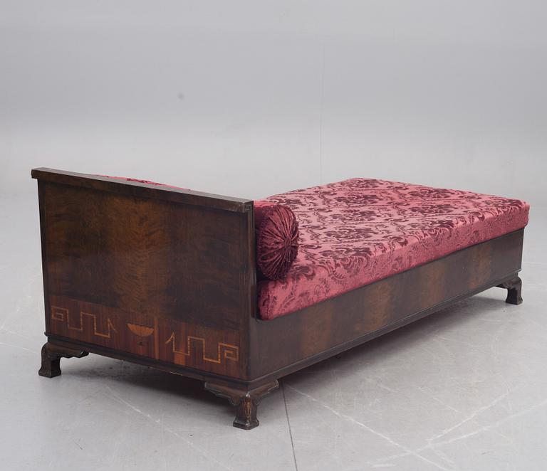 DAGBÄDD, Art deco, 1900-talets första hälft.