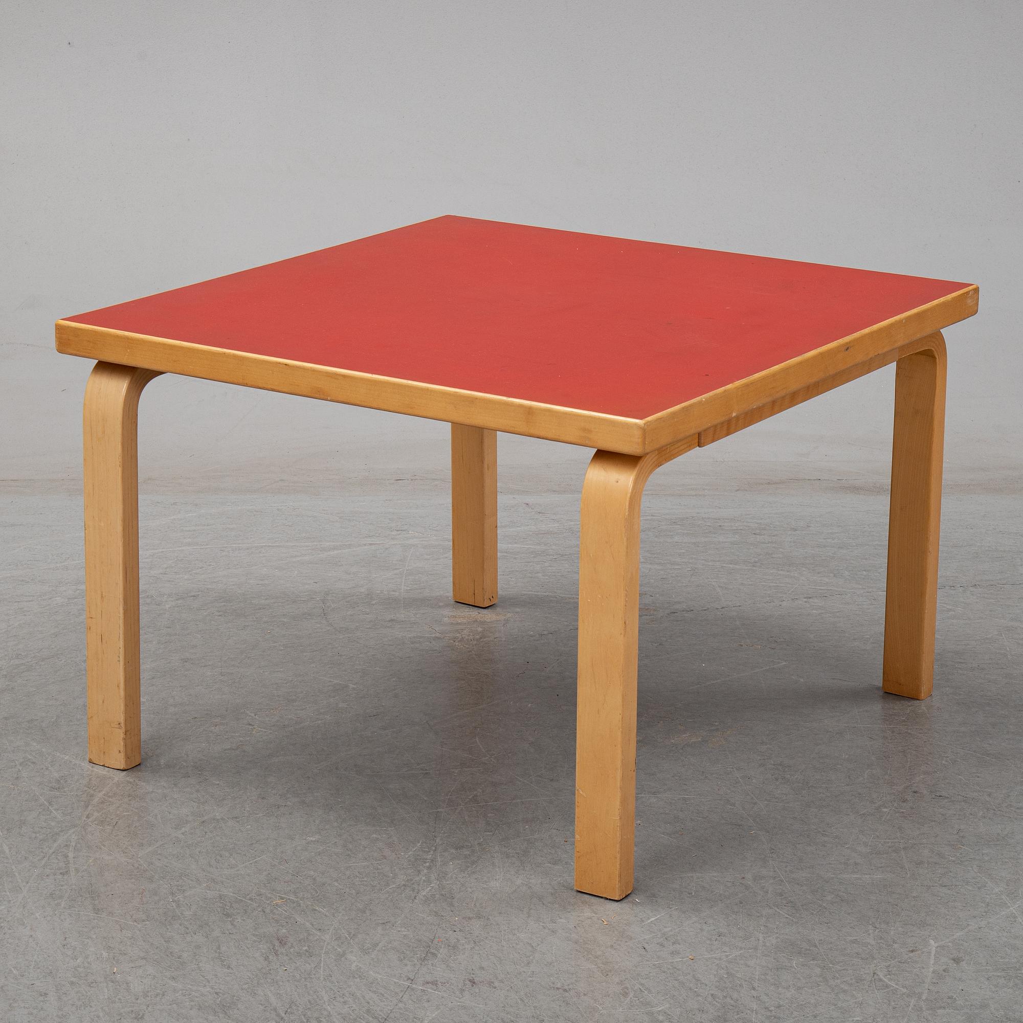 Alvar Aalto, soffbord, Artek, Finland.