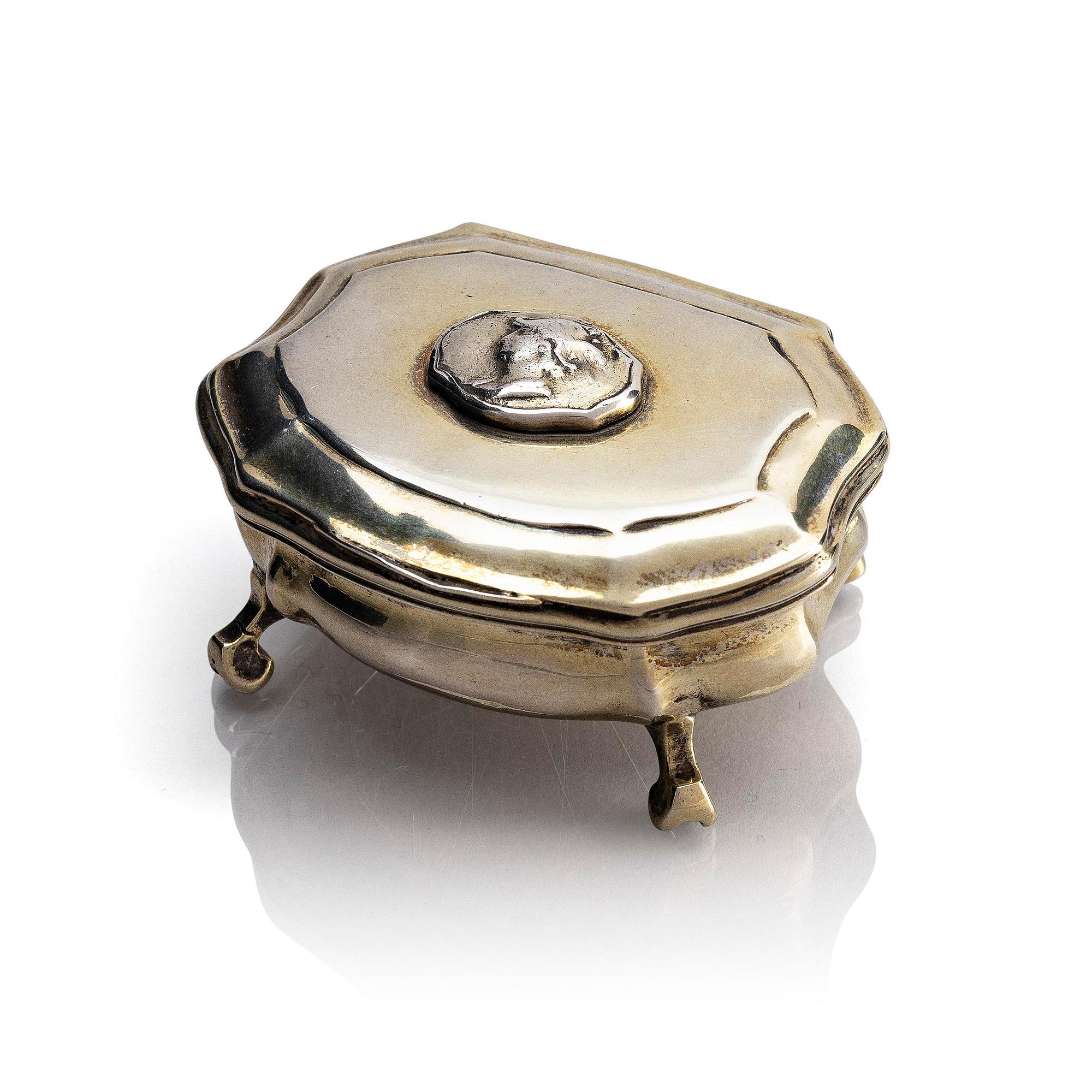 A German 18th century silver-gilt snuff-box, mark of Breuer Martin, Augsburg 1751.