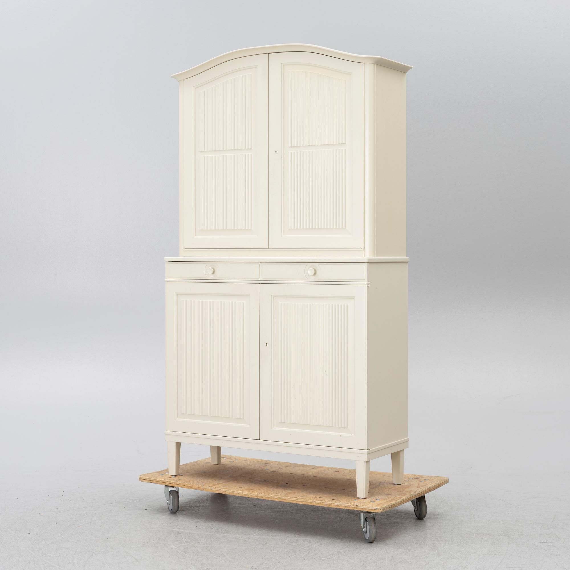 Carl Malmsten, skåp, "Herrgården", Åfors Möbelfabrik, 1950/60-tal.