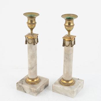 Ljusstakar, ett par, gustavianska, omkring 1800.