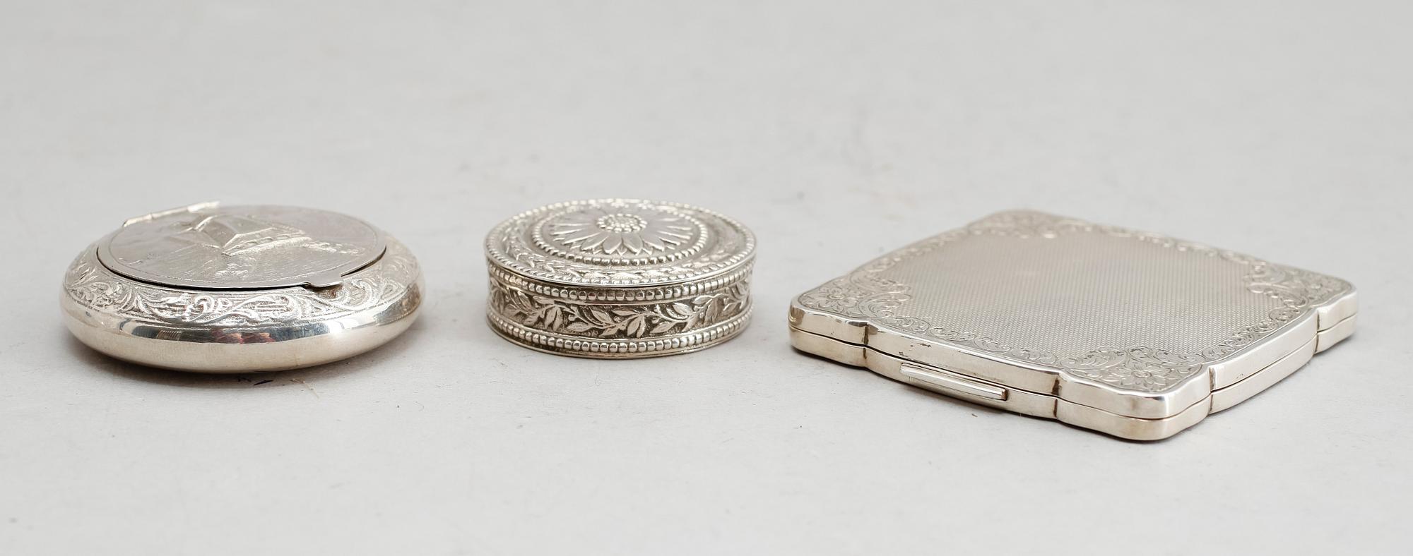 DOSOR, 3 st, silver, svenska importstämplar. Vikt ca 175 g.