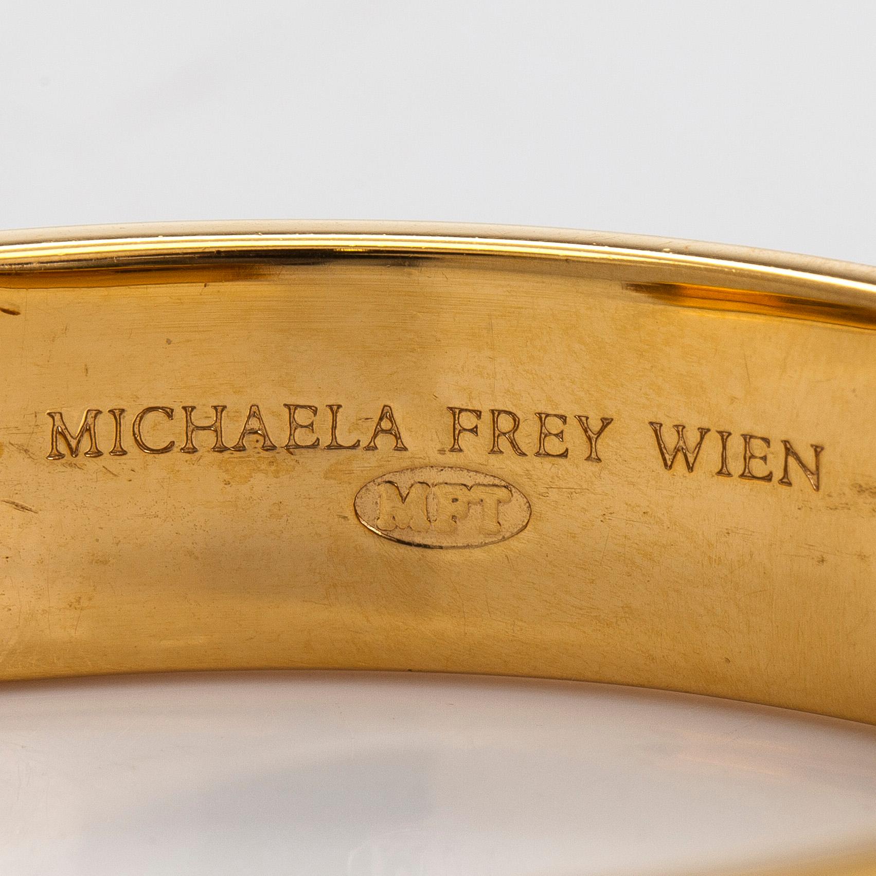 Michaela Frey, armband, halssmycke, örhängen, förgylld metall, emalj, Österrike.