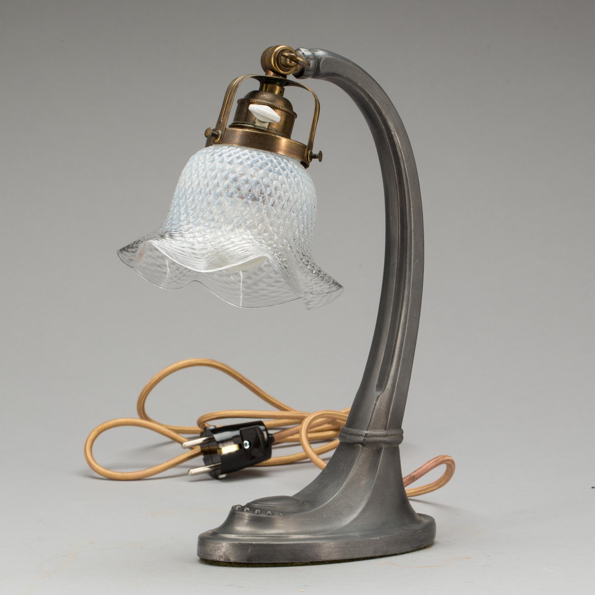 BORDSLAMPA, tenn. 1900-talets början.