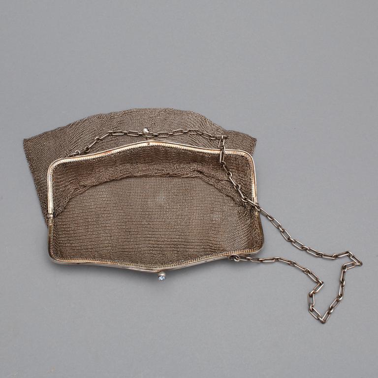 AFTONVÄSKA, silver, otydliga utländska stämplar, svenska importstämplar. Vikt ca 225 g.