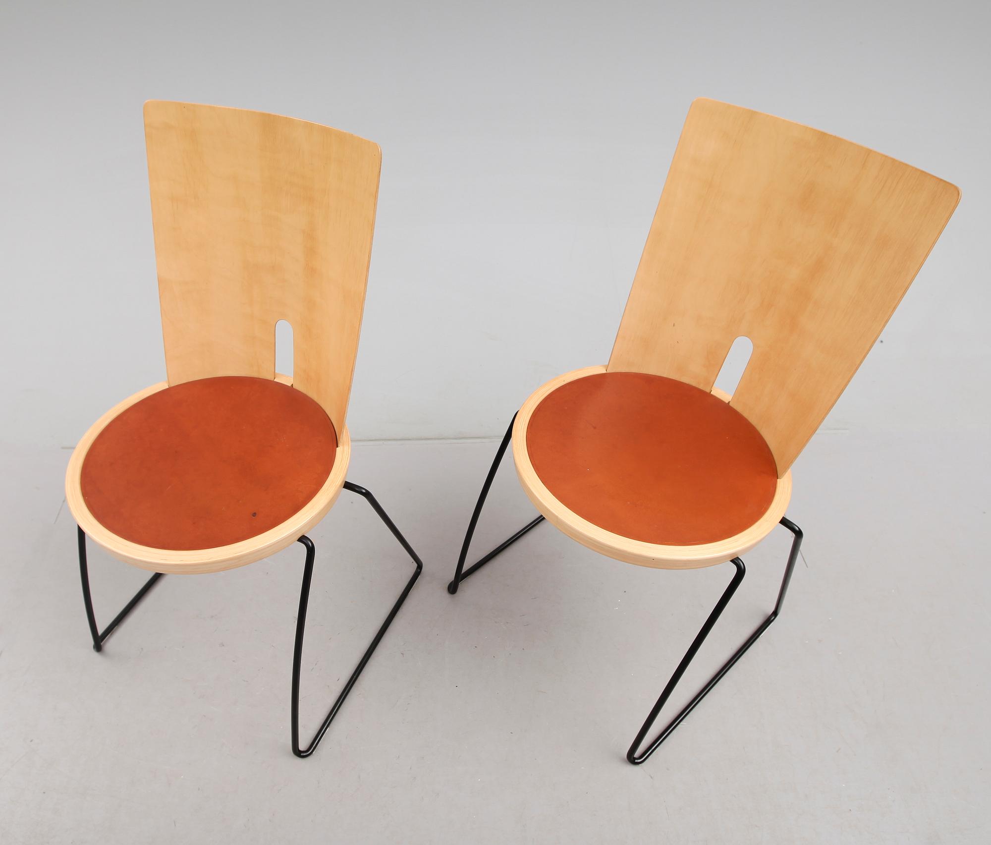 STOLAR, 1 par, "Oblado", Åhus Station, Börje Lindau, 1900-talets andra hälft.