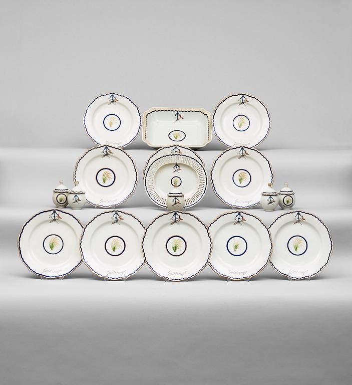 An armorial part dinner service, Qing dynasty, Qianlong (1736-1820). (17 pieces).