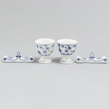 Eleven pieces of a 'Musselmalet' dinner service by Royal Copenhagen.