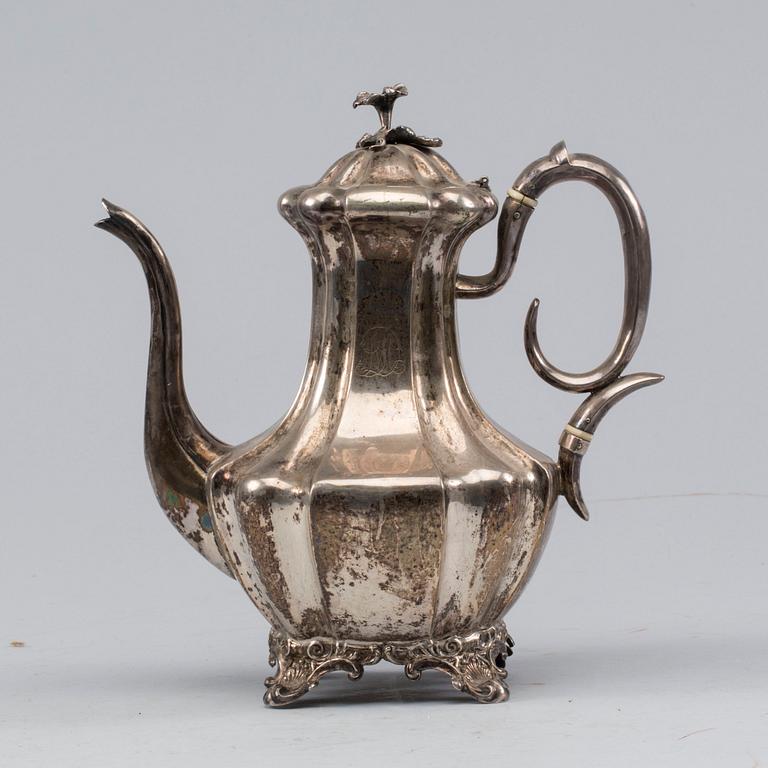 KAFFEKANNA, silver, Christian Hammer, Stockholm. 1850. Vikt ca 786 G.