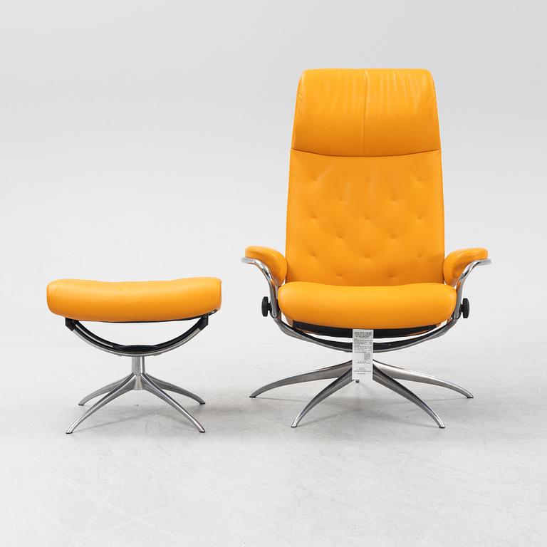 Fåtölj med fotpall, "London", Stressless, Norge.