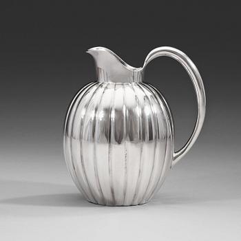 573. A Sigvard Bernadotte sterling jug, Georg Jensen, Copenhagen 1933-44, design no 856.