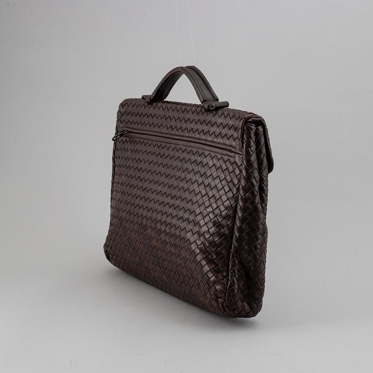 BOTTEGA VENETA, a lether briefcase.