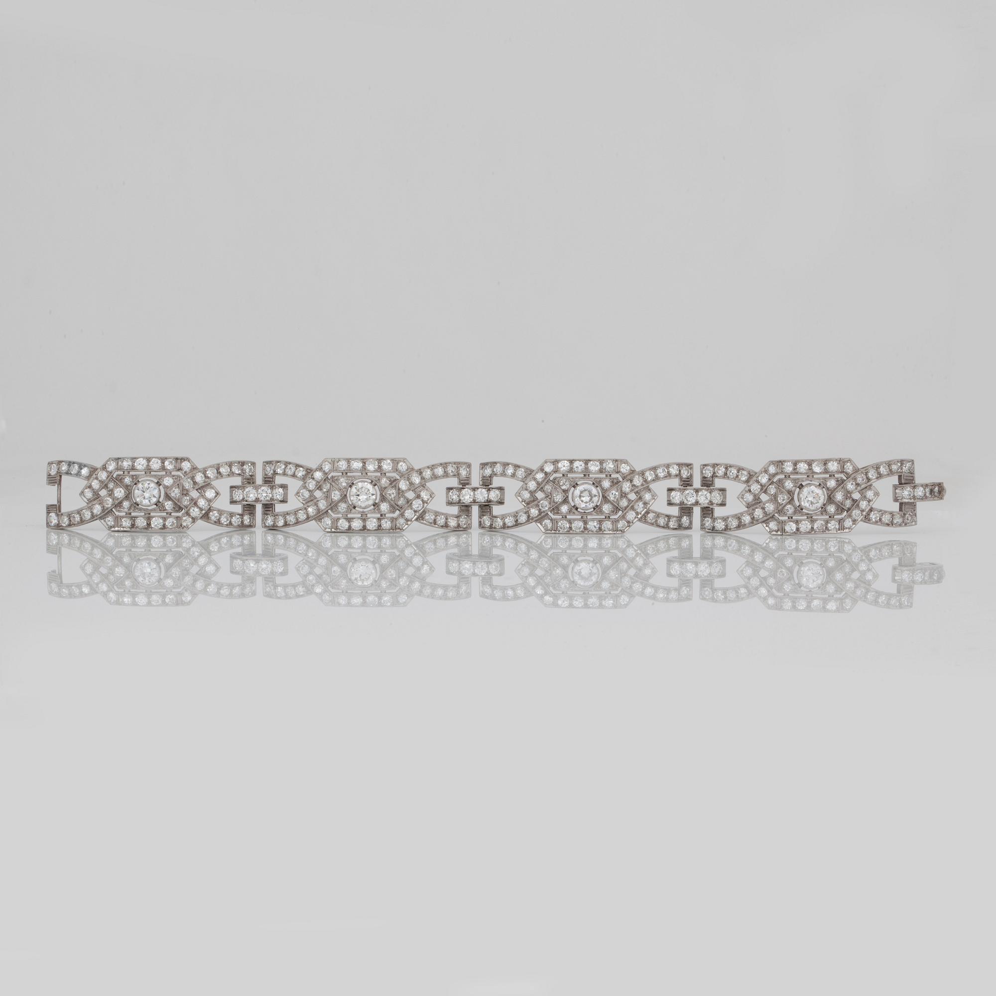ARMBAND, Art Deco, med äldre slipade diamanter, totalt ca 7.50 ct.