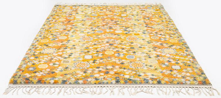 Barbro Nilsson, matta, "Violetta gul", tät rya, ca 210 x 130 cm, signerad AB MMF BN.