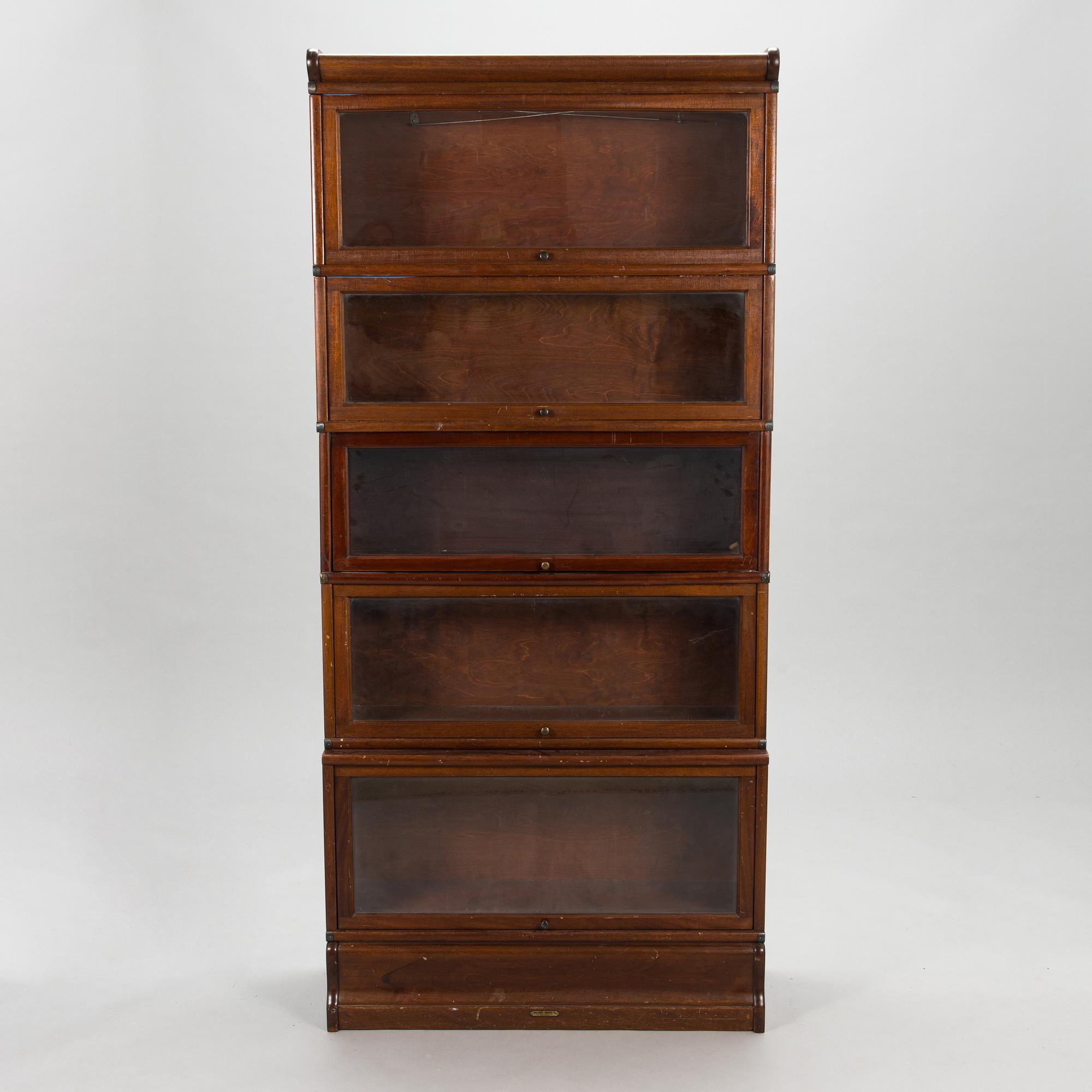 An early 20th century Billnäs book shelf / book cabinet.