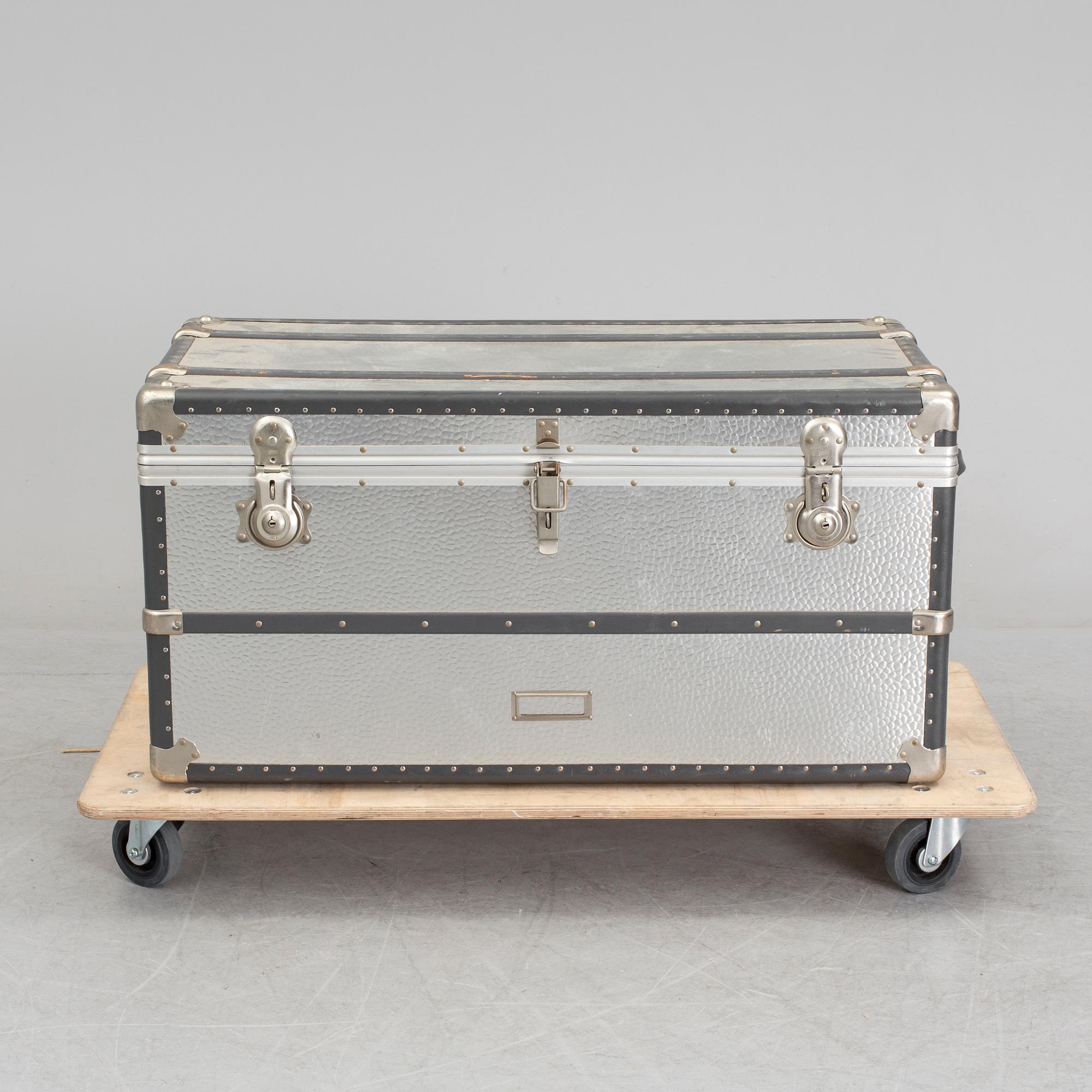 KOFFERT, 1900-talets mitt.