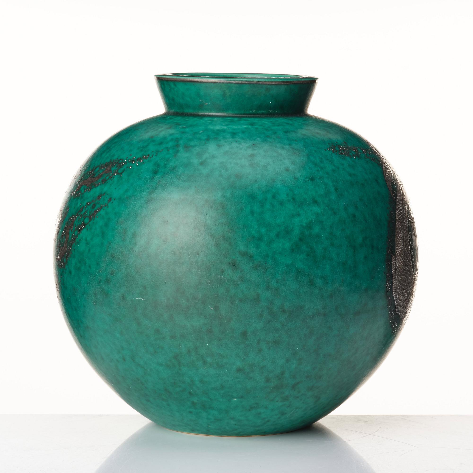 Wilhelm Kåge, a large green glazed stoneware "Argenta" vase, Gustavsberg 1948.
