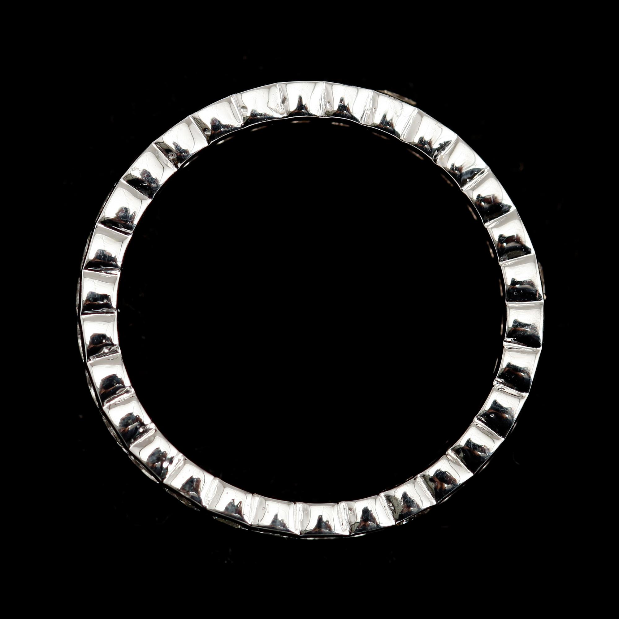 RING, 10 k vitguld, diamanter tot ca 1.0 ct.