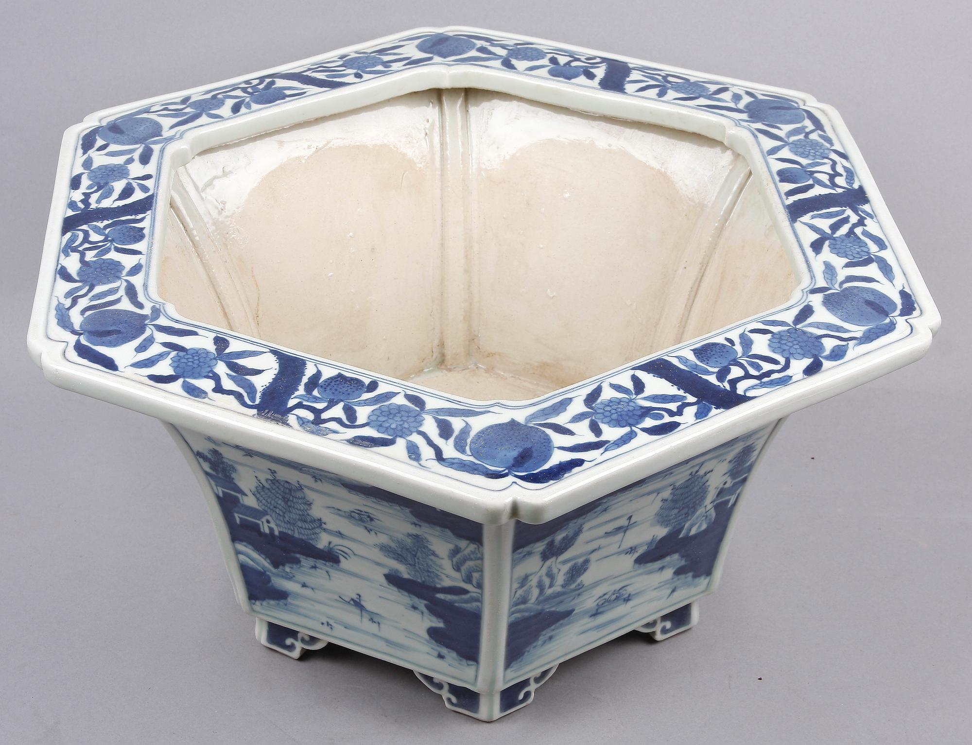 YTTERFODER, porslin, Kina. 1900-tal.