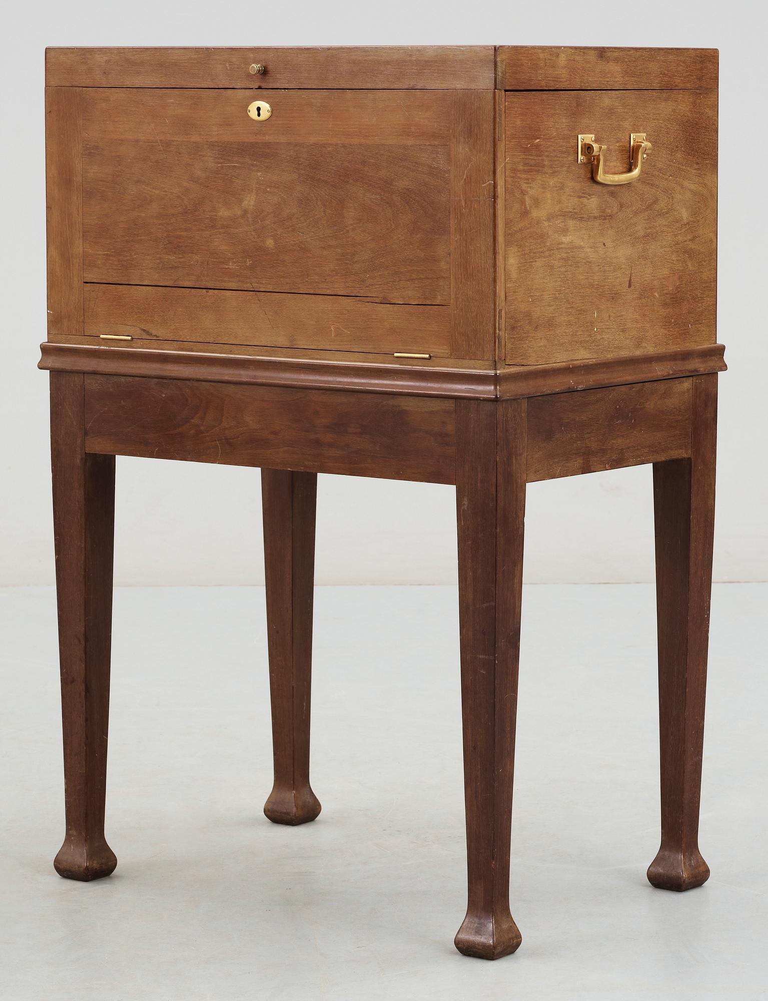 BESTICKSCHATULL, 1900-talets början.