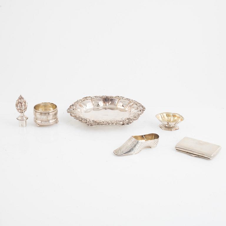 A Set of Russian Silver, including mark of Isac Wilhelm Warelius, St Petersburg 1842 (6 pieces).
