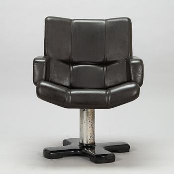 Kari-Pekka Valorinta, a  1960's 'Nautilus' armchairs for Isku.