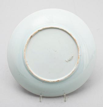 FAT, porslin, Kina. Qing dynastin, 1700-tal. S.k. Clobbered.