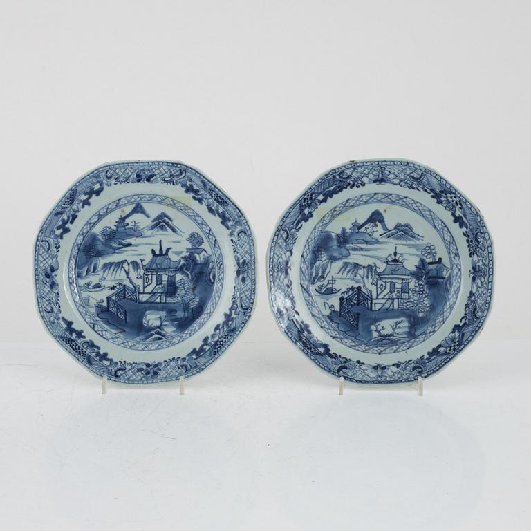 Two pairs of blue and white porcelain plates, China, Kangxi, 18th century, and Qian dynasty 18th/19th century.