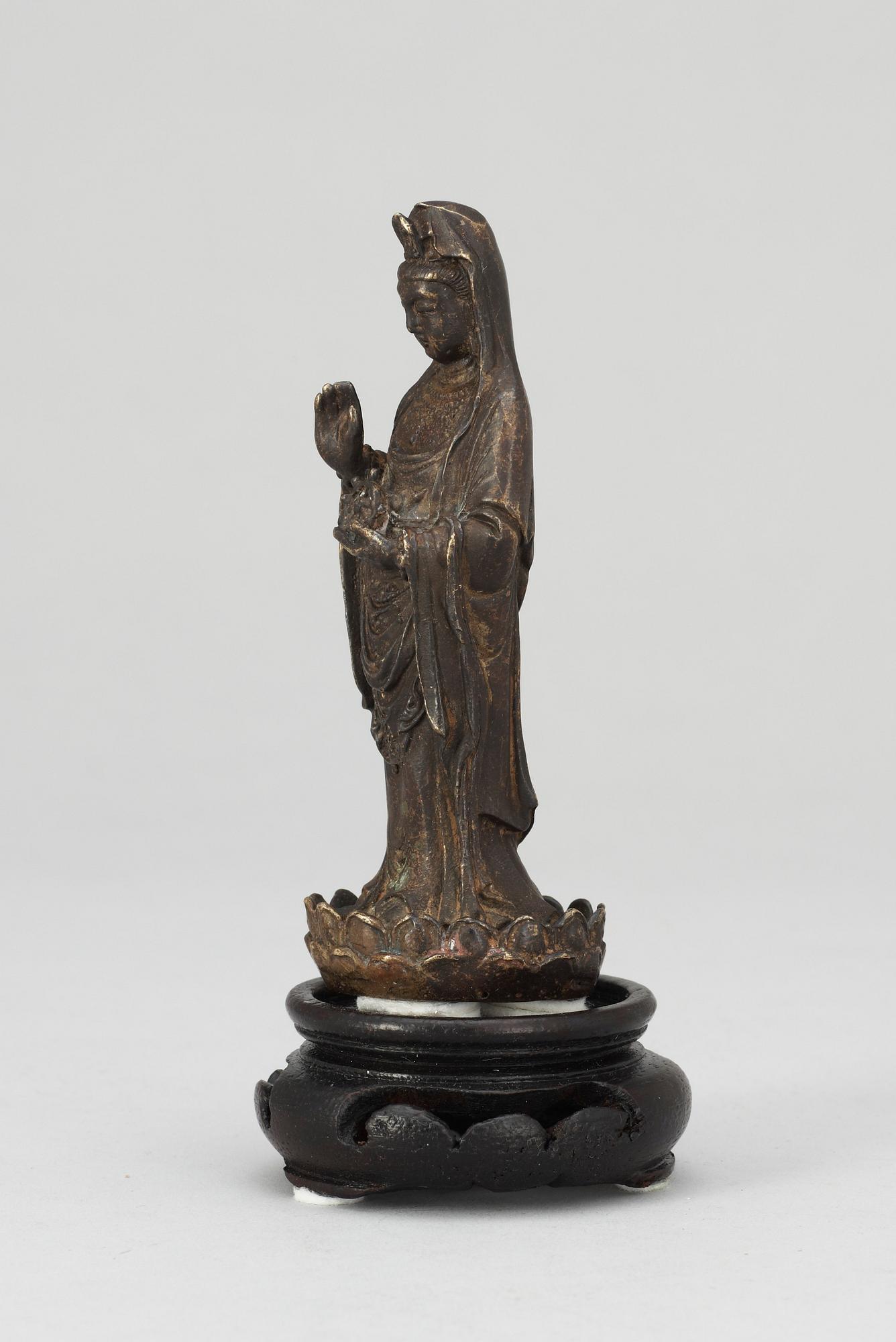 FIGURIN, patinerad brons. Kina, 1700-tal.