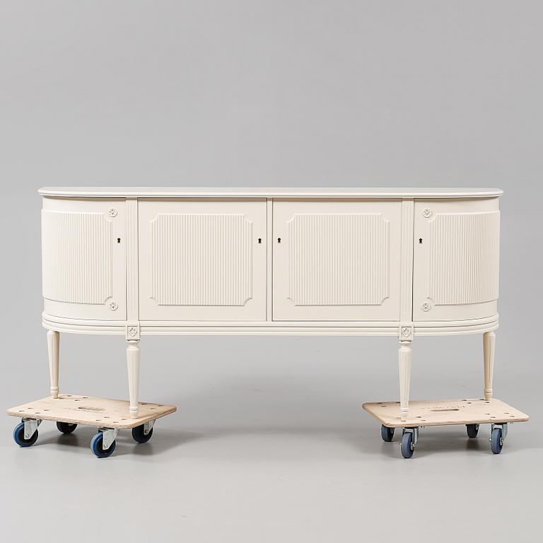 SIDEBOARD, gustaviansk stil, 1900-talets andra hälft.