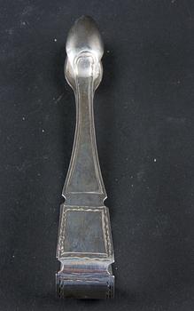 SOCKERTÅNG, silver, sengustaviansk/empire omkring 1800, otydliga stämplar.