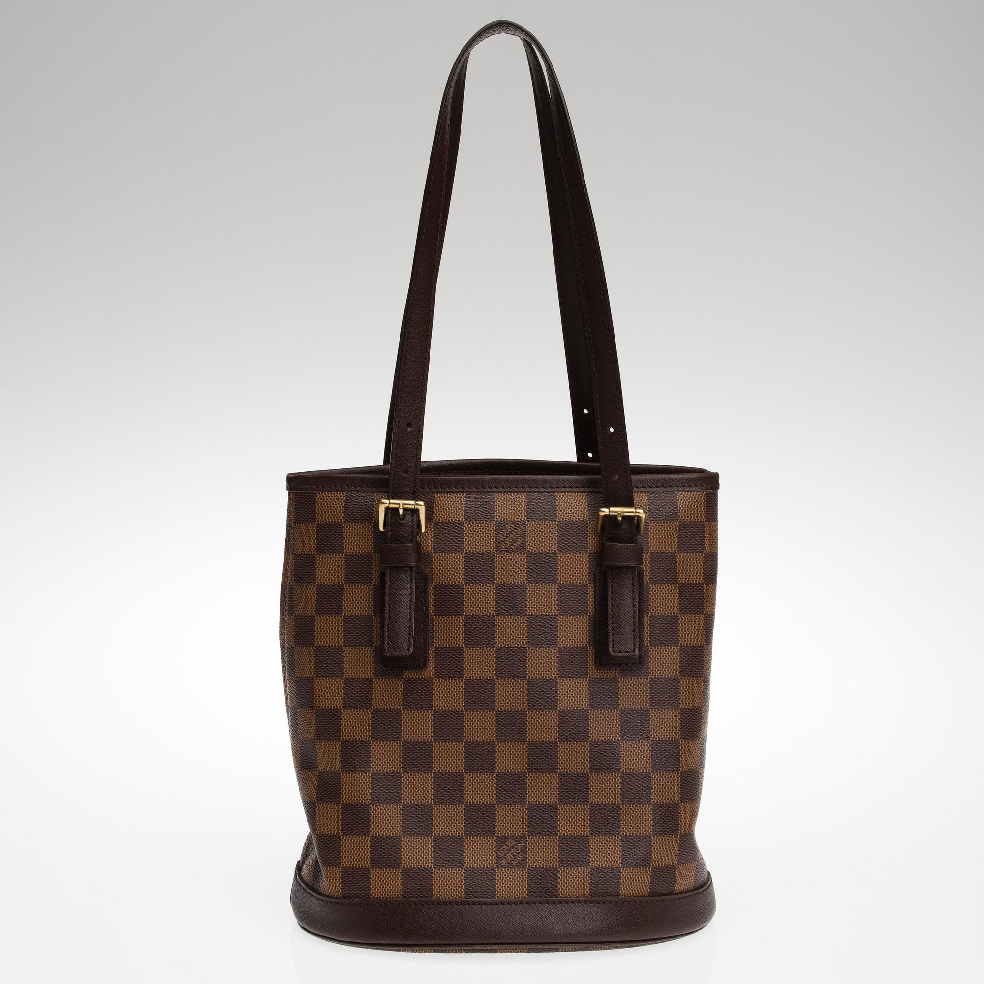 LAUKKU, "Petit Bucket", Louis Vuitton.