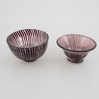 Edward Hald, twp glass "slipgraal" bowls, signed, Orrefors, 1941 and 1945.