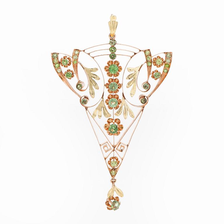 Pendant, faceted demantoids, 14K gold, Moscow, early 20th century.