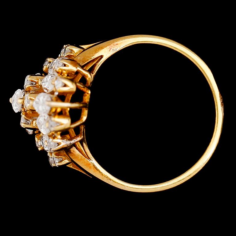 RING, 14K guld, diamanter tot ca 1.50 ct.